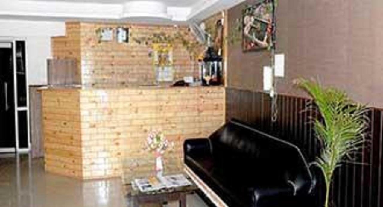 Hotel Vatika Далхаузи Екстериор снимка